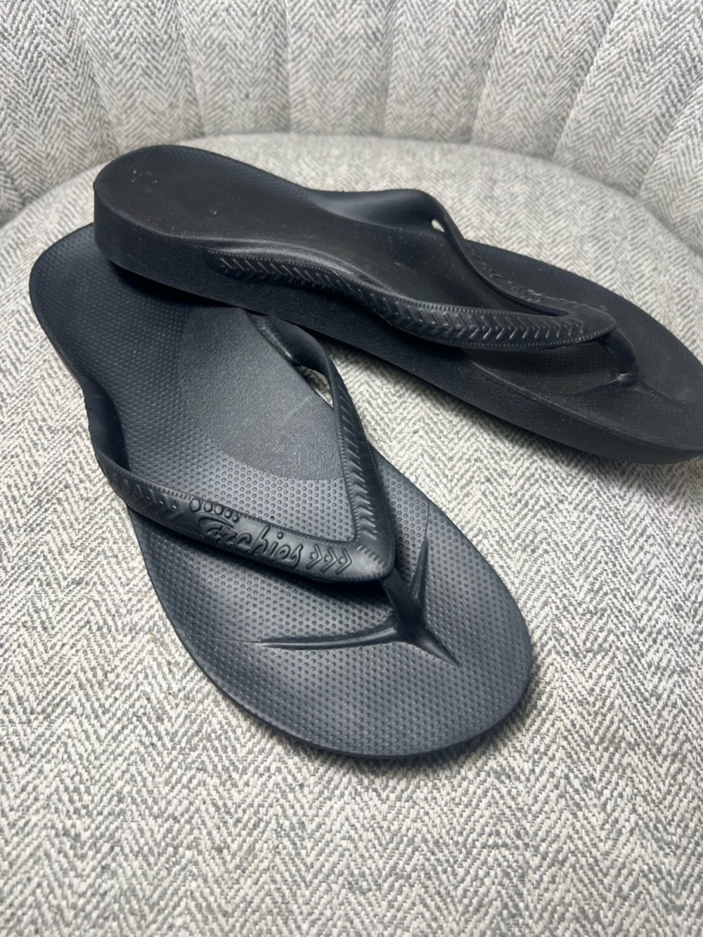 Olukai Women’s Black Flip Flop Sandals - Padded Comfort